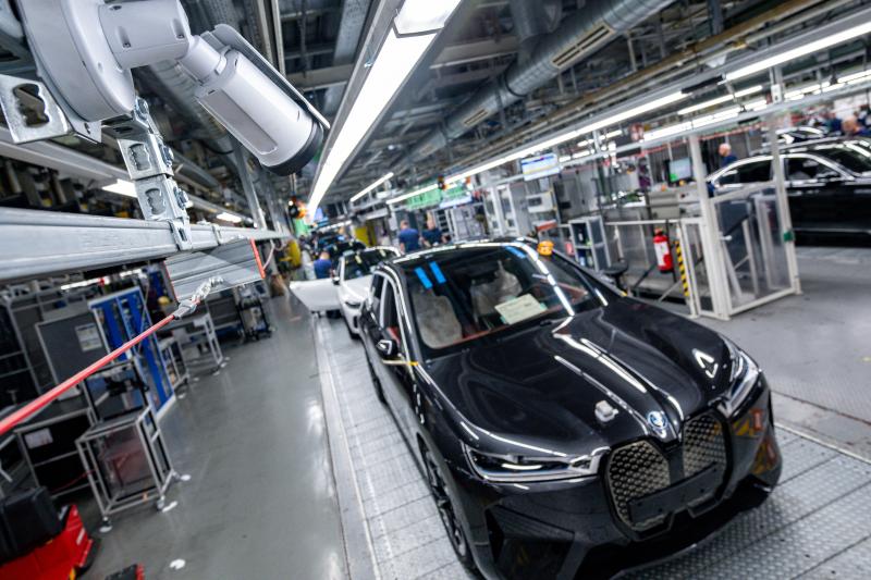 Axis cameras support innovative quality inspection in BMW Group vehicle production