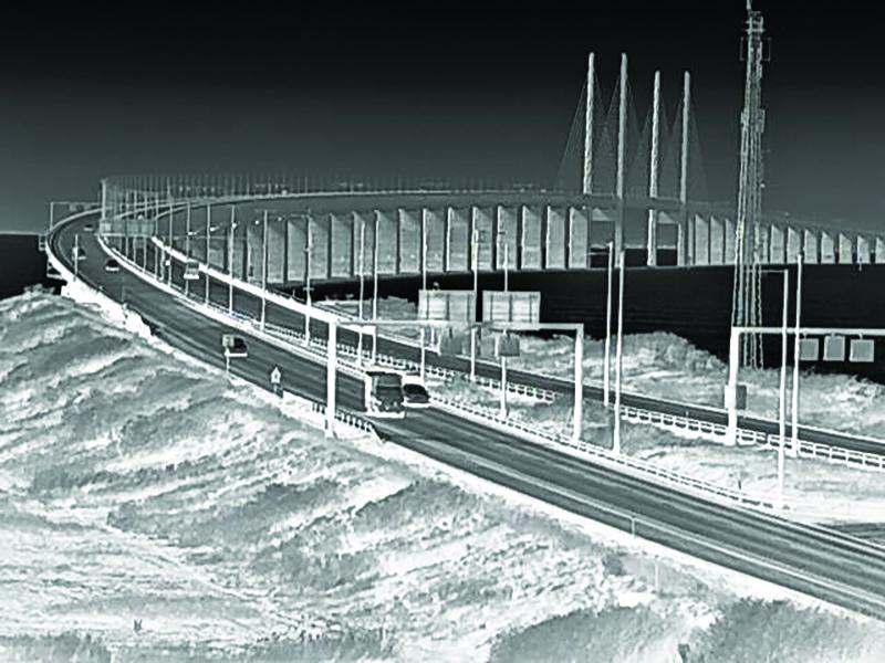 Axis Q1942-E Thermal IP Camera view over bridge from Sweden to Denmark