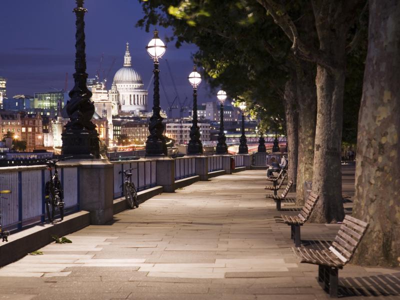 London Thames walk by night