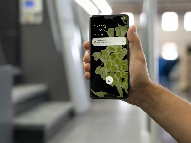 Mobile showing ACS event with AXIS Image healt analytics notification