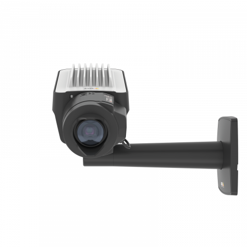 Die IP-Kamera AXIS Q1647 verfügt über eine Lightfinder-Funktionalität. Vorderansicht des Produkts. 