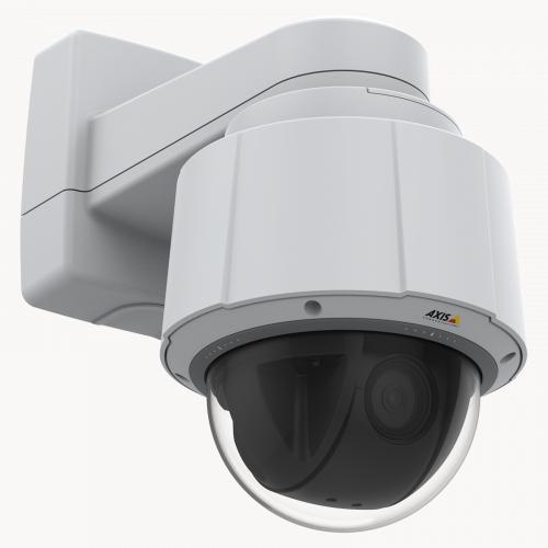 AXIS IP Camera Q6074는 Axis Lightfinder 2.0 및 내장형 분석 기능을 제공합니다
